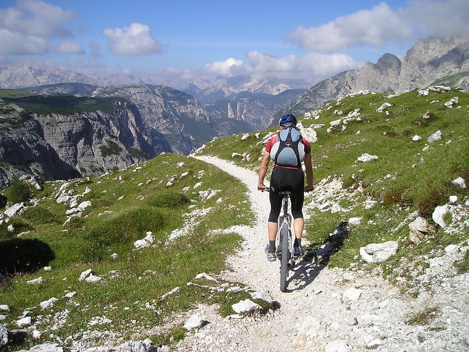 Partir faire l'ascension de l'Alpe d'Huez à vélo